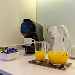The 7 Hotel, Suites, Studios & Apartments