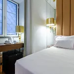 The 7 Hotel, Suites, Studios & Apartments