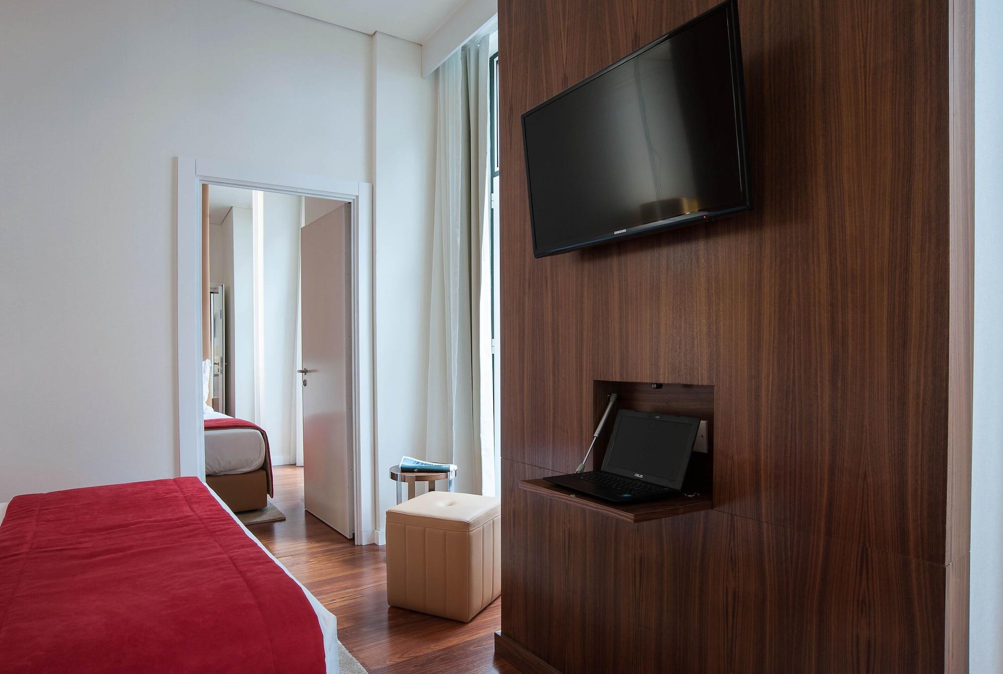 The 7 Hotel, Suites, &